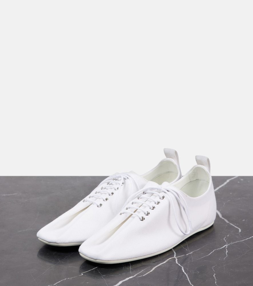 Zapatos planos acordonados de lona - Toteme - Modalova