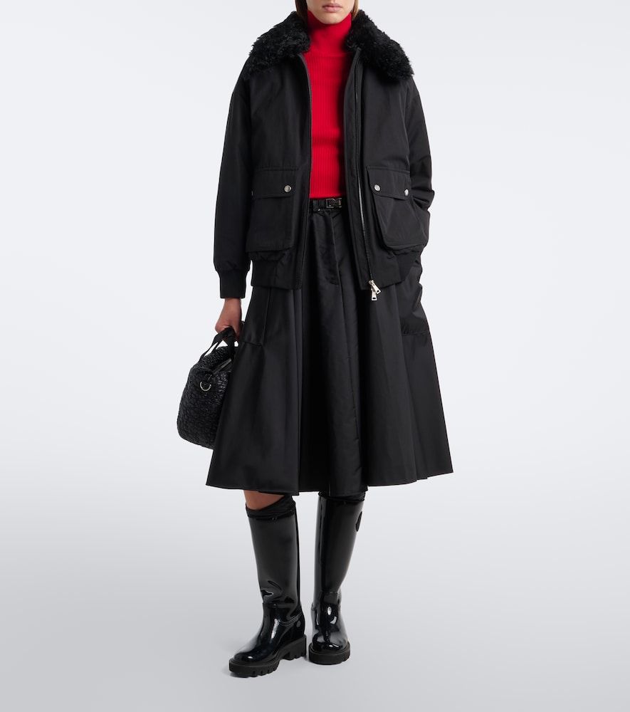 Rougequeue shearling-trimmed down jacket - Moncler - Modalova