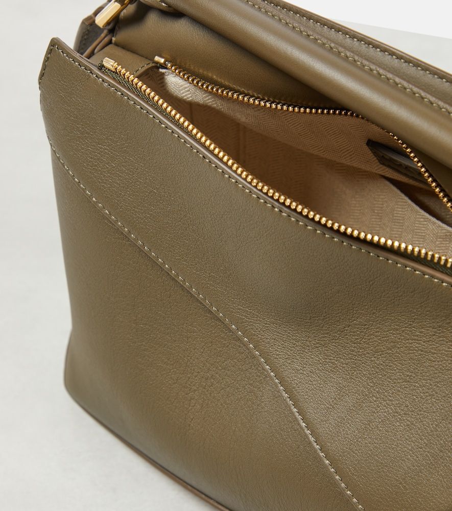 Henkeltasche Puzzle Edge Small aus Leder - Loewe - Modalova
