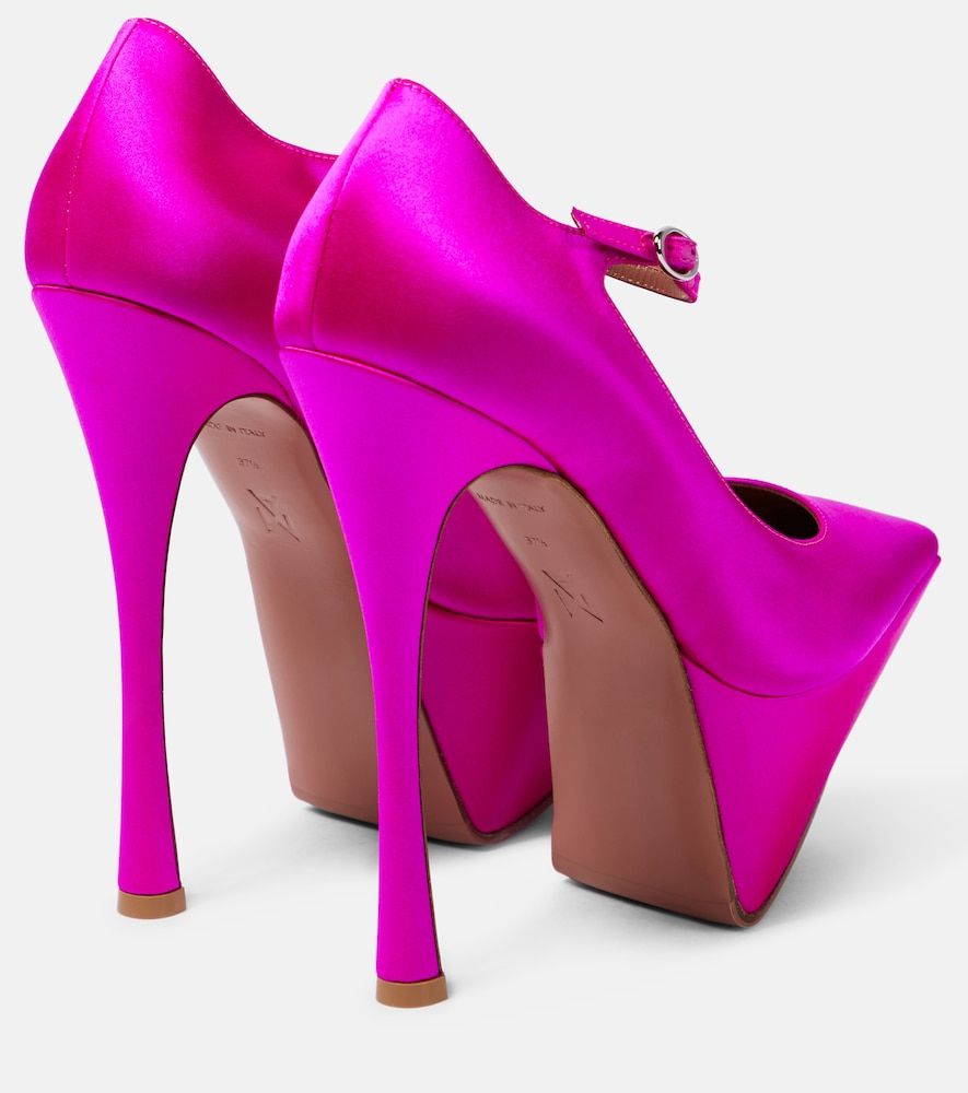 Pumps con plateau Yigit in raso - Amina Muaddi - Modalova