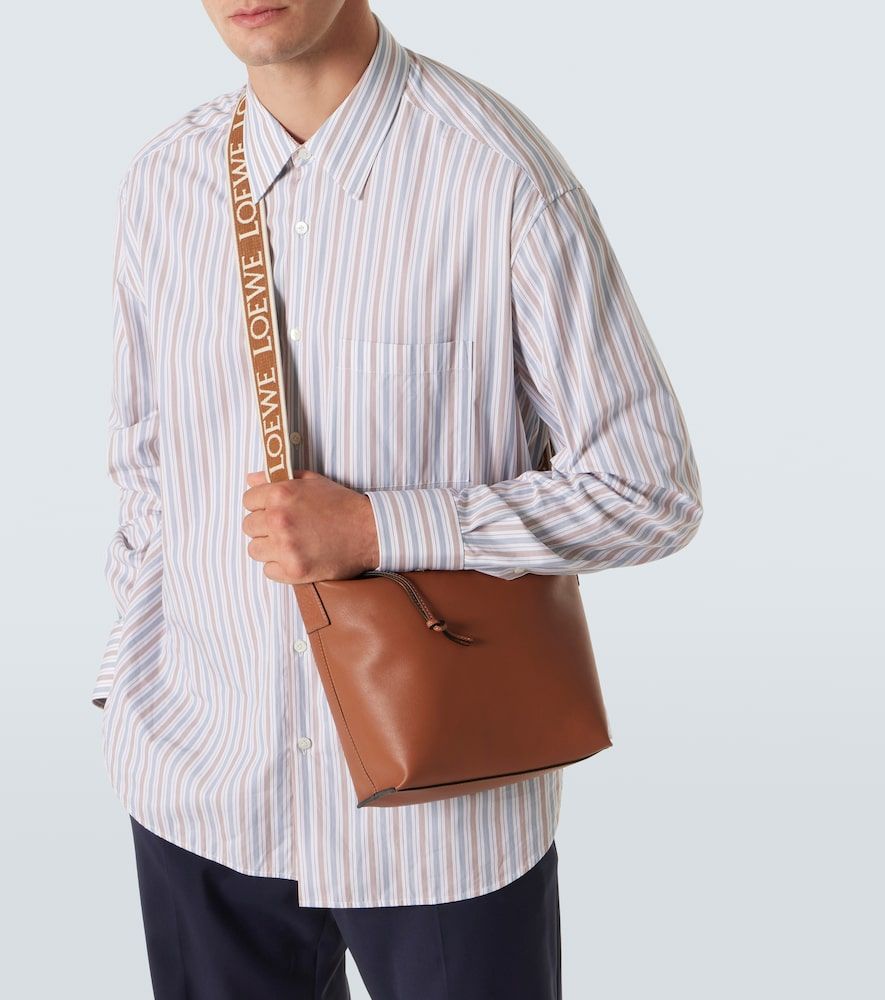 Cubi Small leather crossbody bag - Loewe - Modalova