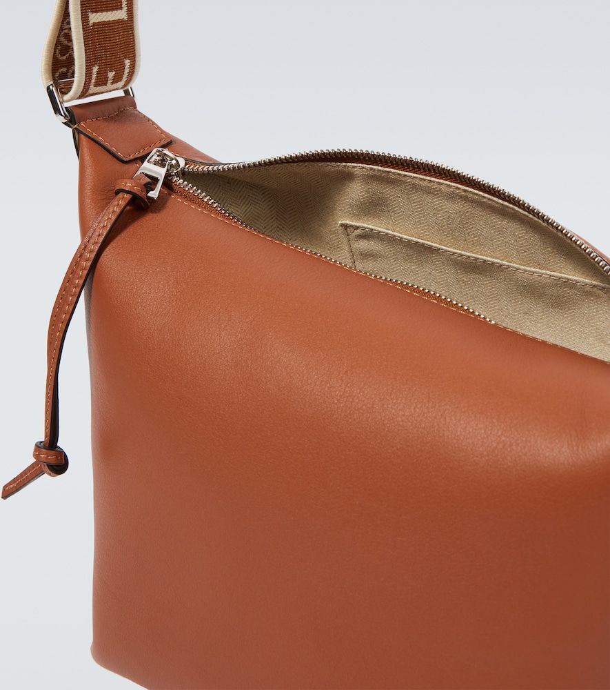 Cubi Small leather crossbody bag - Loewe - Modalova