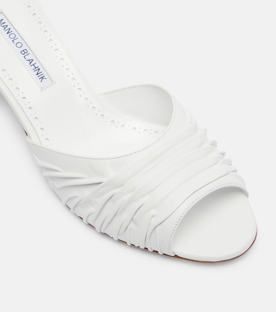Pantoletten Piruabar 50 aus Leder - Manolo Blahnik - Modalova