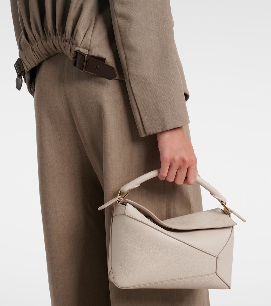 Puzzle Edge Small leather top-handle bag - Loewe - Modalova