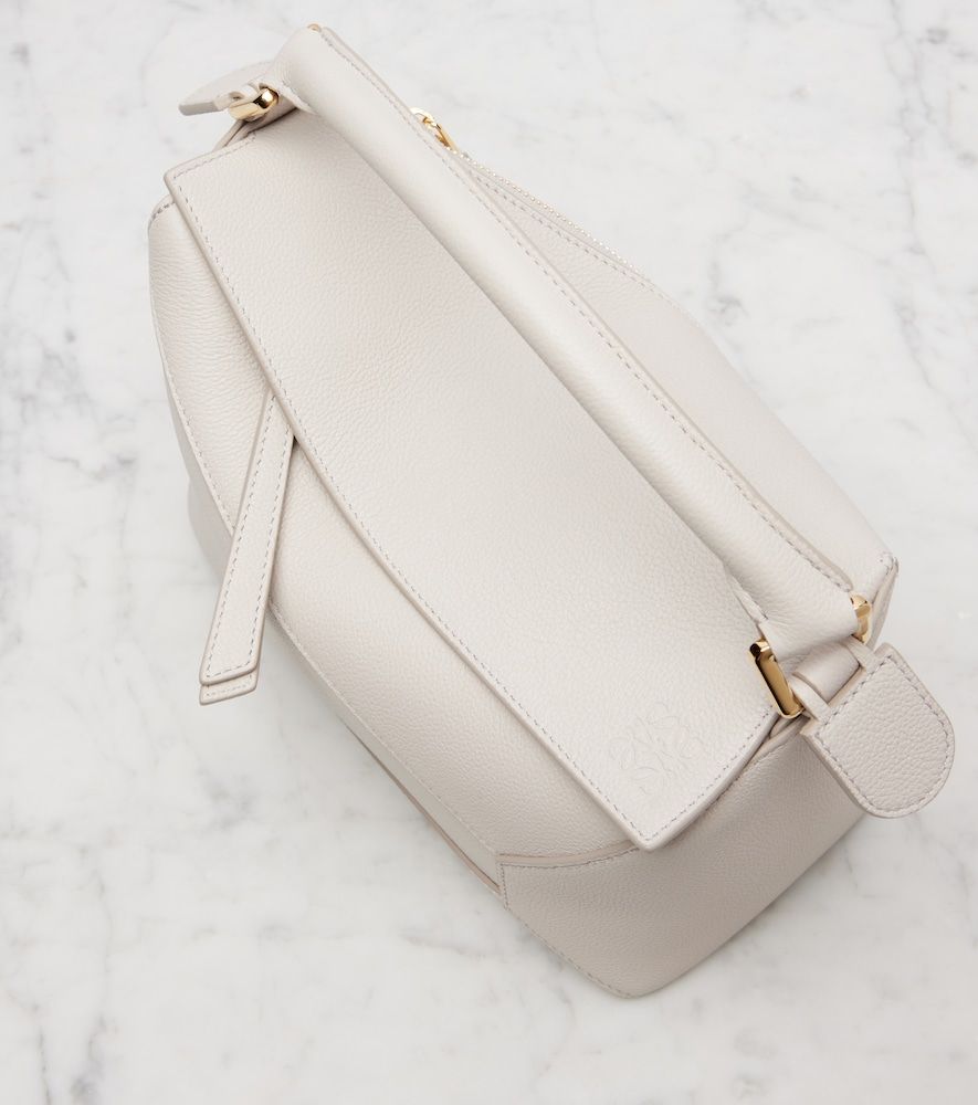Puzzle Edge Small leather top-handle bag - Loewe - Modalova