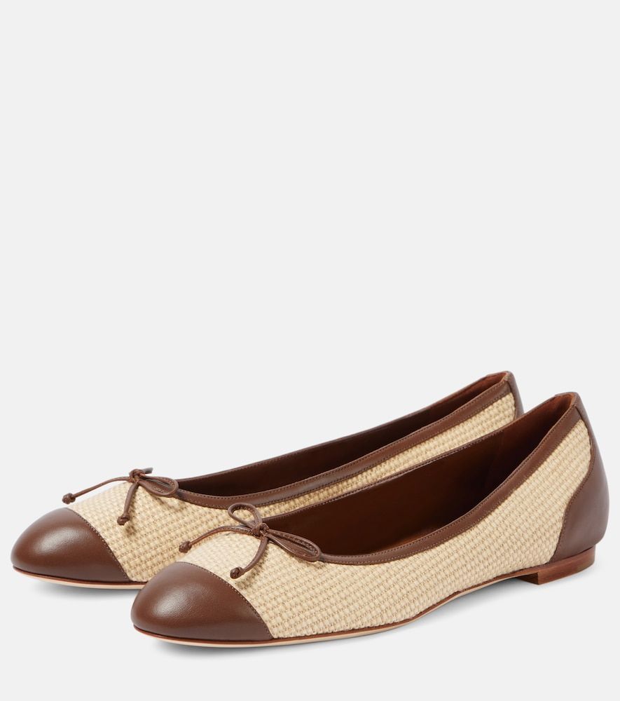 Ballerinas Capbal aus Raffiabast mit Leder - Manolo Blahnik - Modalova