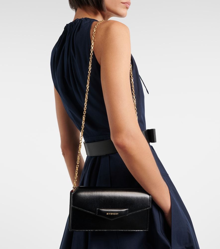 Pouch Antigona Small de piel - Givenchy - Modalova