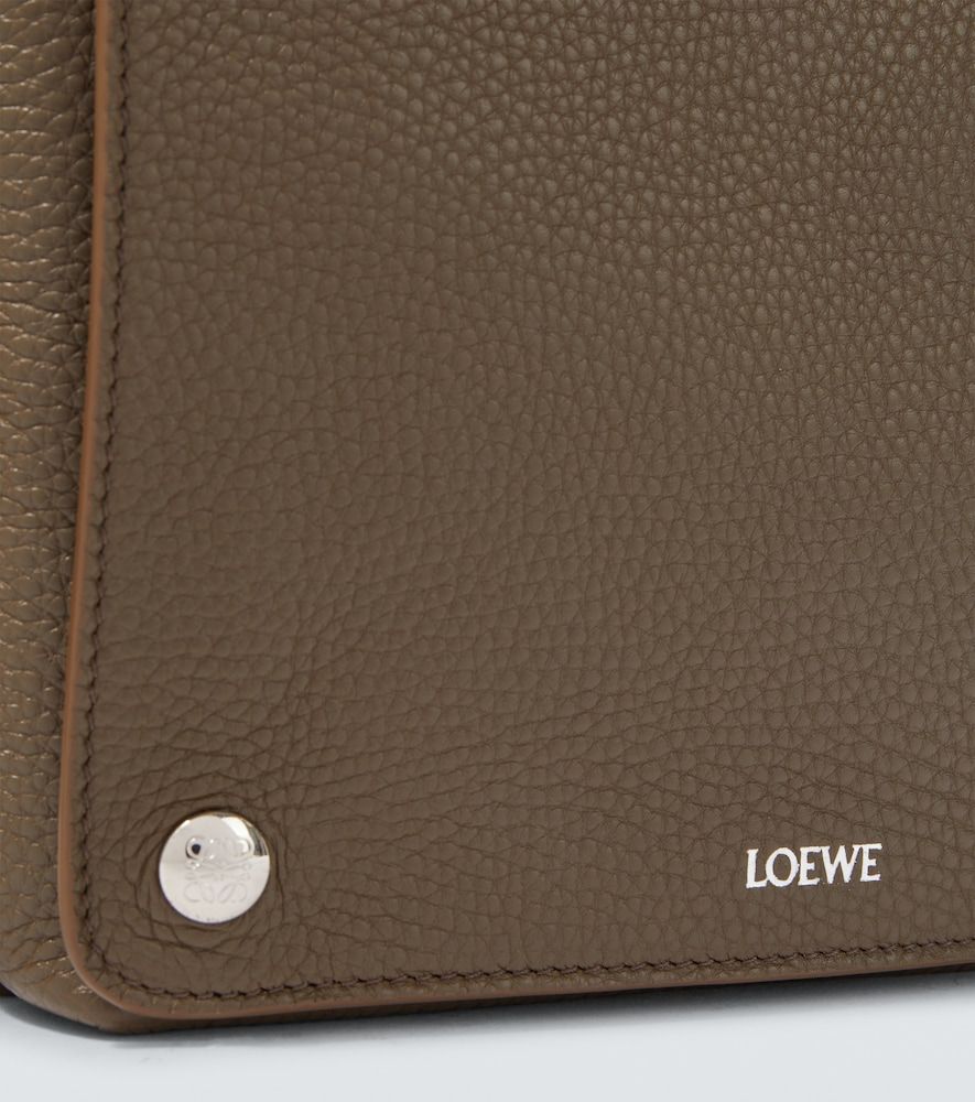 Bolso cruzado Pebble Medium de piel - Loewe - Modalova