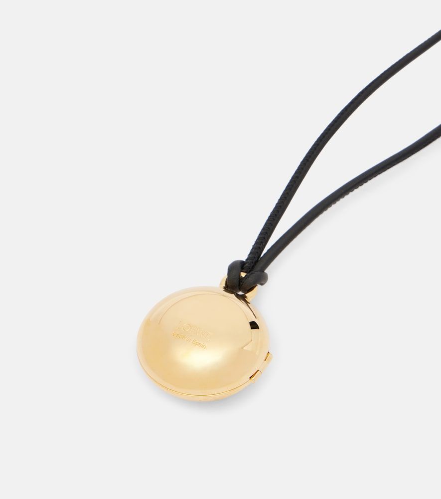 Charm para bolso Pebble de piel bañado en oro - Loewe - Modalova