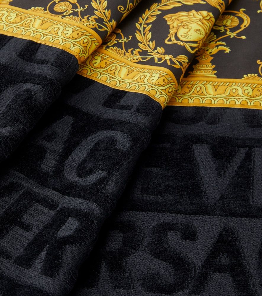 Telo mare I love Baroque in spugna di cotone - Versace Home - Modalova