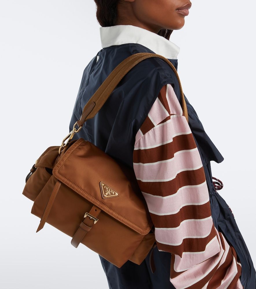 Bolso al hombro Explore Medium de Re-Nylon - Prada - Modalova