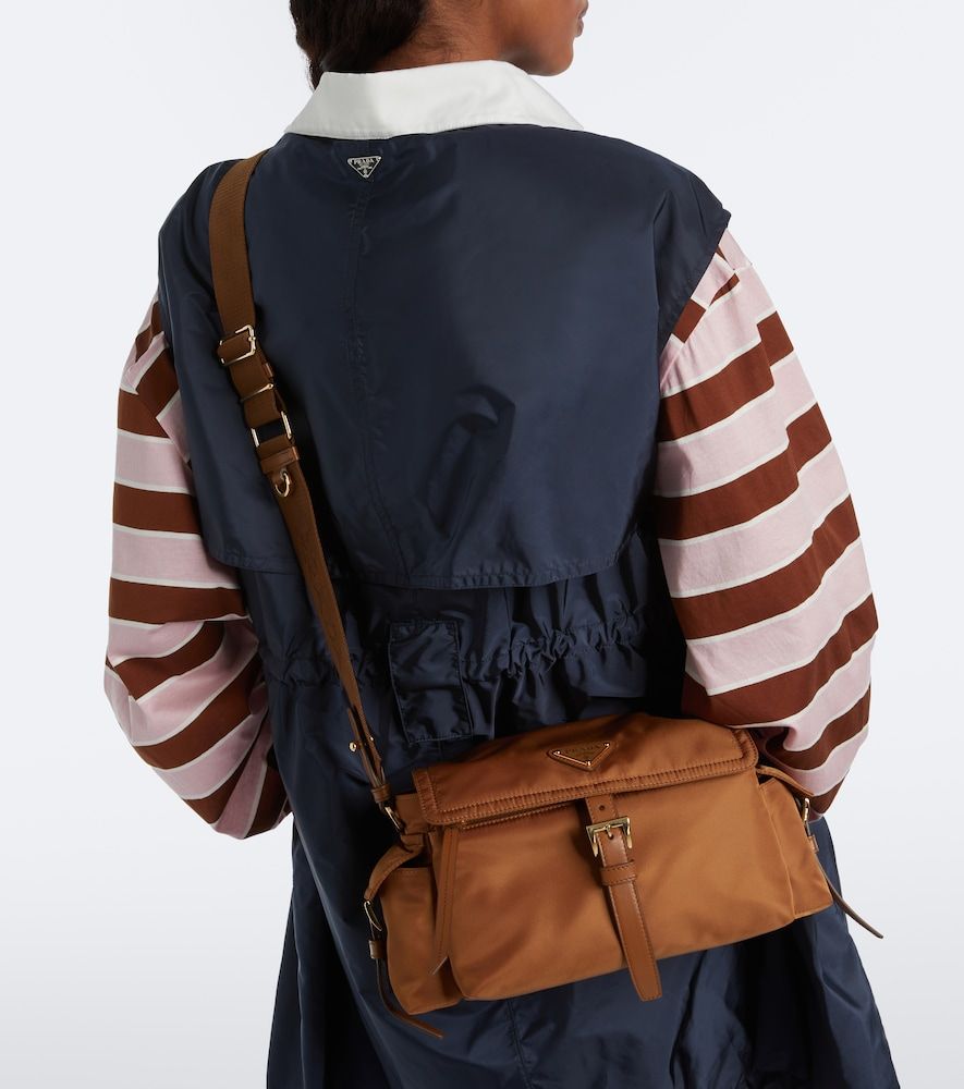 Bolso al hombro Explore Medium de Re-Nylon - Prada - Modalova