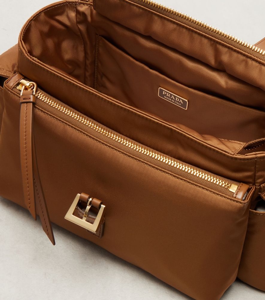Bolso al hombro Explore Medium de Re-Nylon - Prada - Modalova
