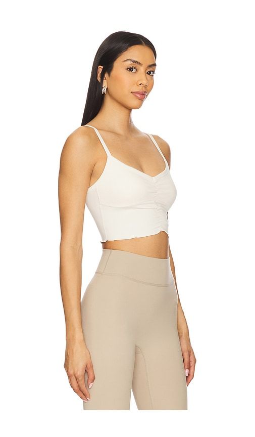 The Scrunch Sports Bra in Cream. - size S (also in XS, M) - 437 - Modalova