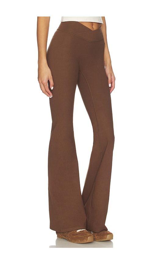 The V Flare Pants in Brown. - size L (also in M, S, XL, XS) - 437 - Modalova