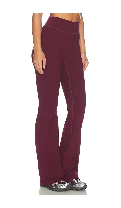 The Leisure Pant in Wine. - size S (also in XS) - 437 - Modalova