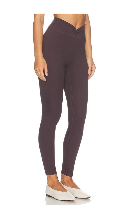 The Scrunch Legging in Brown. - size L (also in M, S) - 437 - Modalova