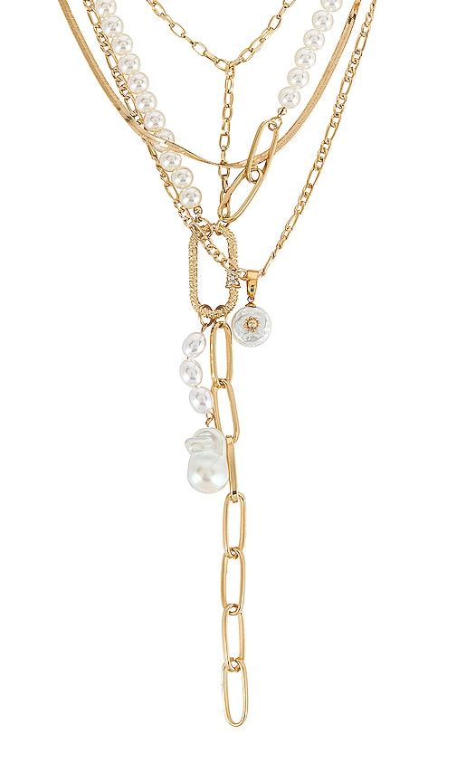 Pearl Lariat Necklace in Metallic - 8 Other Reasons - Modalova