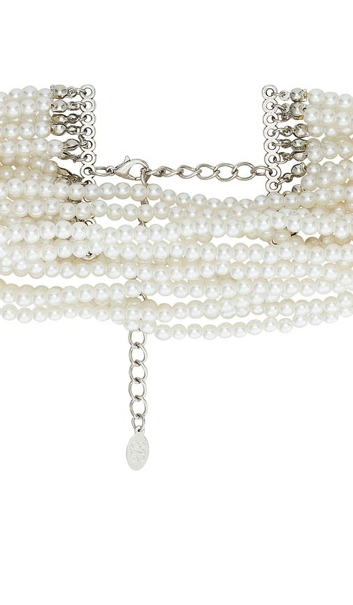 Pearl Choker in - 8 Other Reasons - Modalova