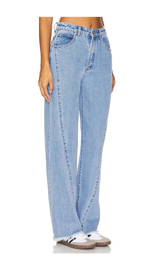 Carrie Straight Leg Jeans in Denim-Light. - size 25 (also in 26, 27) - Abrand - Modalova