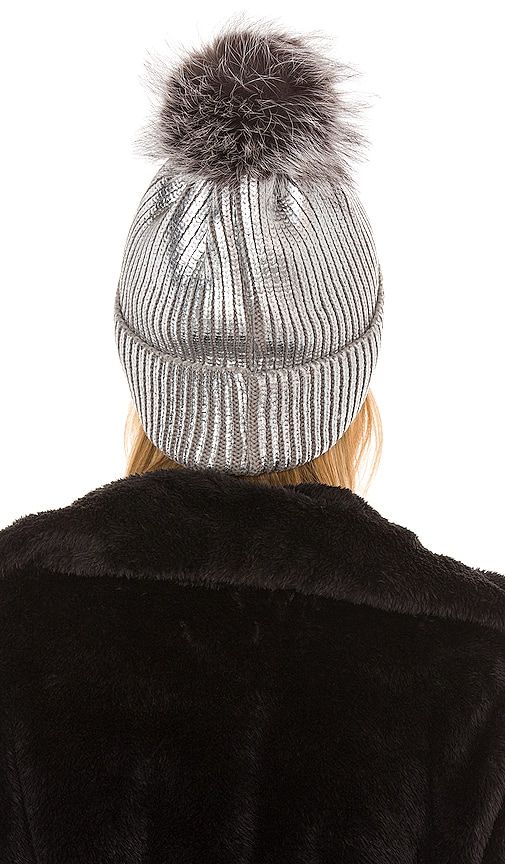 Metallic Pom Hat in Metallic - Adrienne Landau - Modalova