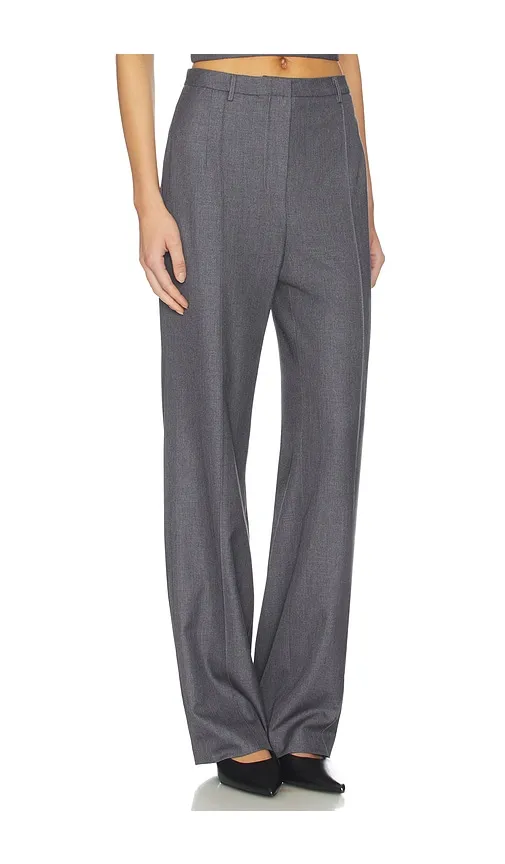 Twill Pleated Straight Leg Trouser in Charcoal. - size L (also in M, S, XS) - AEXAE - Modalova
