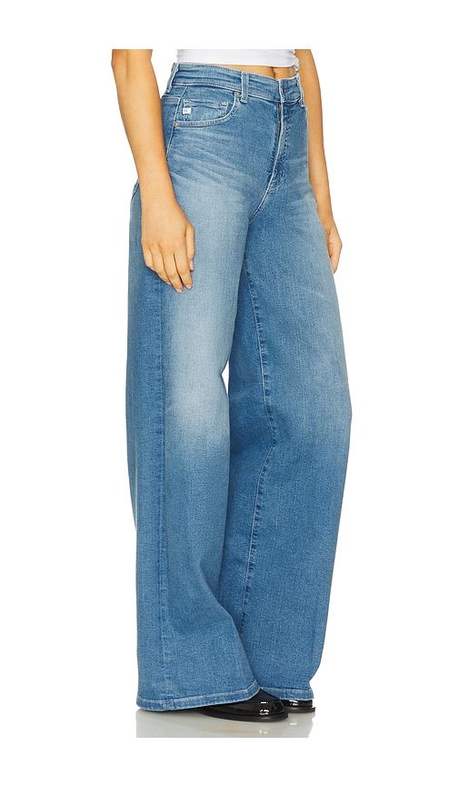Deven Flare Jeans in Blue. - size 26 (also in 28, 32, 33) - AG Jeans - Modalova