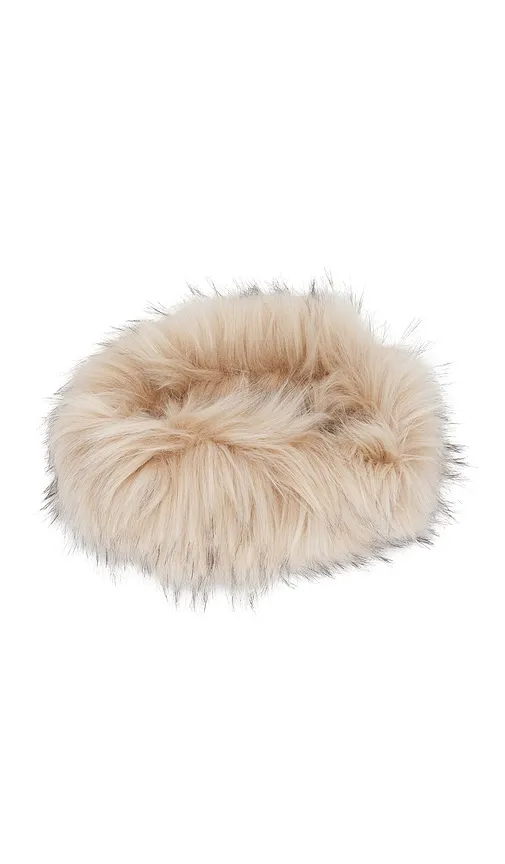 Faux Fur Circle Headband in Cream - AKNVAS - Modalova