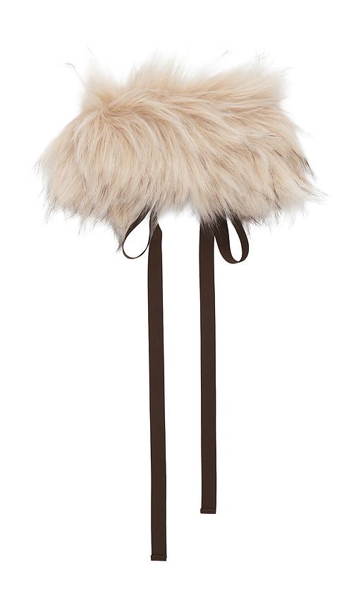 Runway Long Haired Faux Fur Choker in Cream - AKNVAS - Modalova
