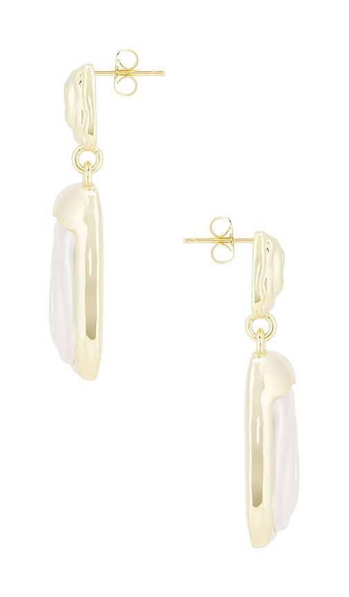 Fluid Drop Earrings in Metallic Gold - By Adina Eden - Modalova