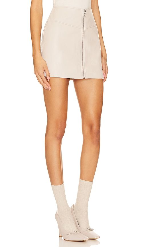 Tracy Skirt in Cream. - size M (also in L, XL) - ASTR the Label - Modalova