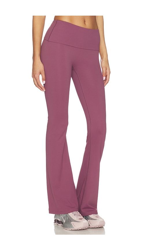 Foldover Flare Legging in Mauve. - size S (also in XL, XS) - Astoria - Modalova