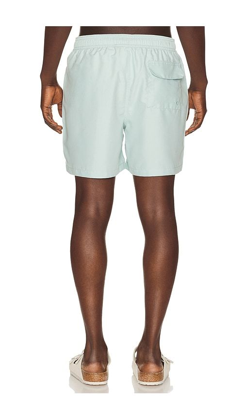 Water Reactive Leaf Print Swim Short in Teal. - size L (also in M, S, XL/1X) - Barbour - Modalova