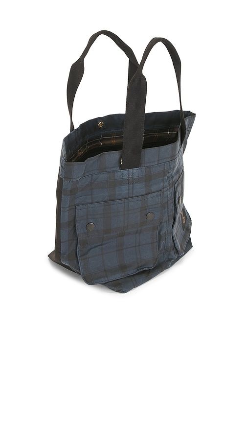 Field Wax Carry All Tote Bag in - Barbour - Modalova