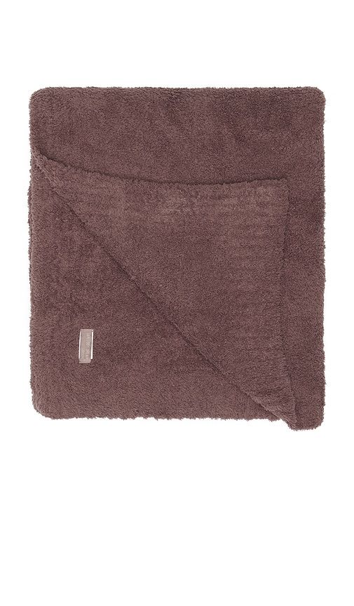 X Revolve Cozychic Throw in Taupe - Barefoot Dreams - Modalova