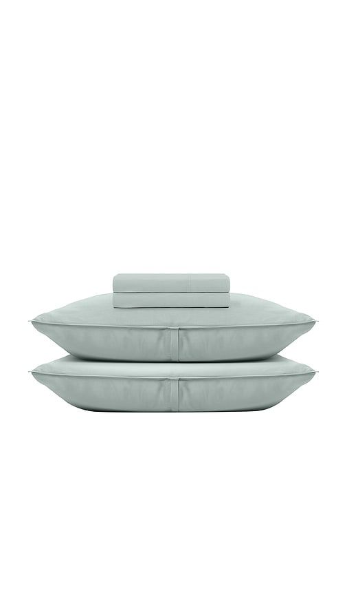 Cal King Washed Bamboo Sheet Set in Sage - Barefoot Dreams - Modalova