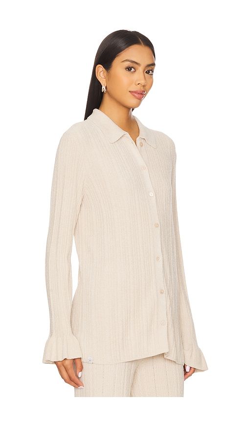 CozyChic Ultra Lite Ribbed Ruffle Cuff Shirt in Cream. - size L (also in M) - Barefoot Dreams - Modalova