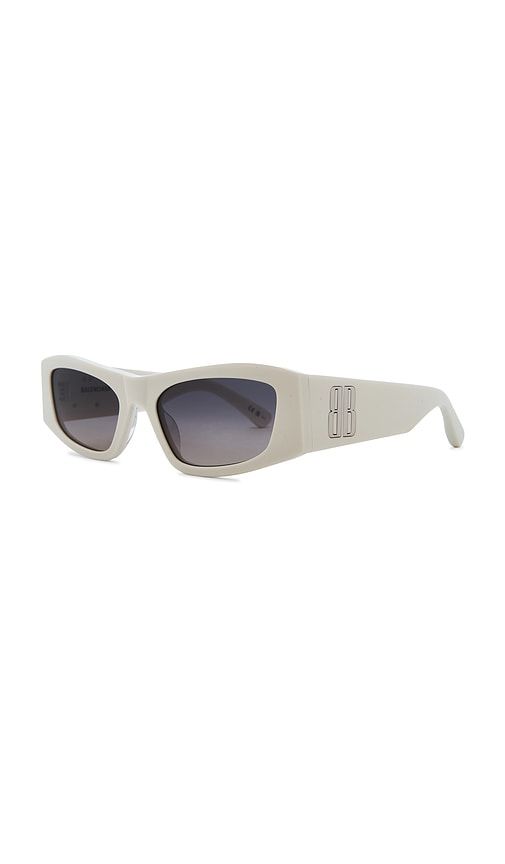 Rectangular Sunglasses in - Balenciaga - Modalova