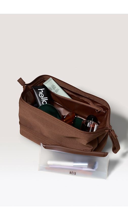 BEIS The Dopp Kit in Brown - BEIS - Modalova
