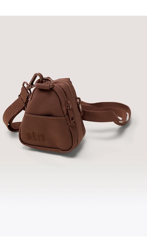 The Expandable Duffle Charm in Brown - BEIS - Modalova