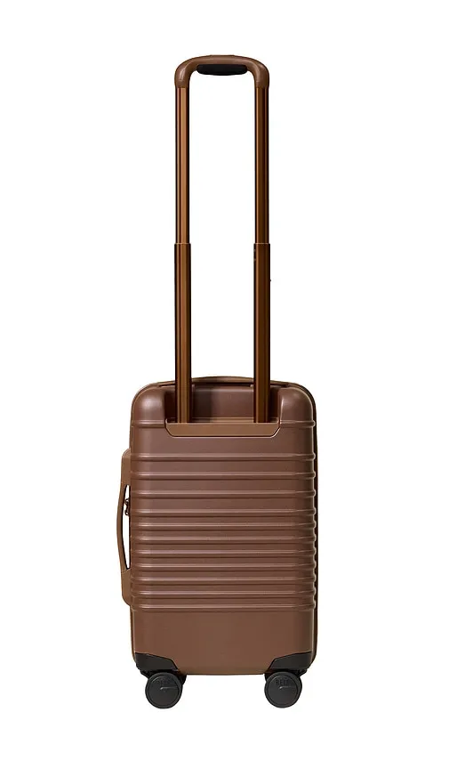 BEIS The Carry-On Roller in Brown - BEIS - Modalova