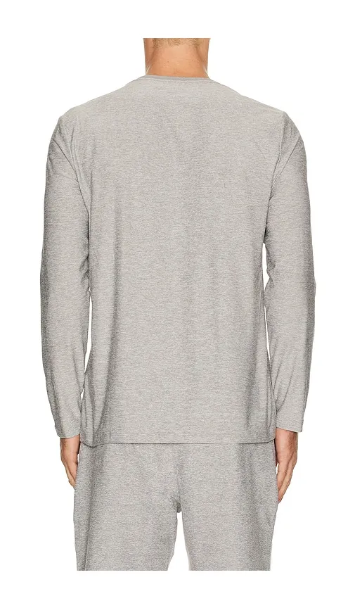 Always Beyond Long Sleeve Crew 2.0 in Grey. - size L (also in M, S, XL/1X, XXL/2X) - Beyond Yoga - Modalova