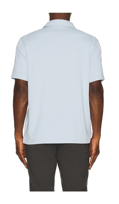 All in Active Polo in Baby Blue. - size L (also in M, S, XL/1X, XXL/2X) - Beyond Yoga - Modalova