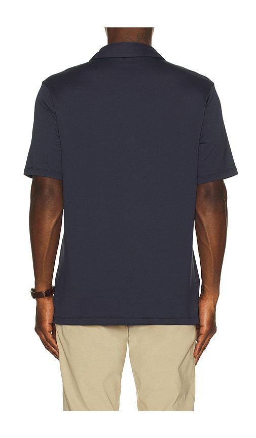 All in Active Polo in Blue. - size S (also in M, L, XL/1X) - Beyond Yoga - Modalova