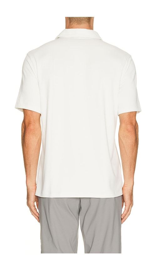 All in Active Polo in White. - size L (also in M, S, XL/1X) - Beyond Yoga - Modalova