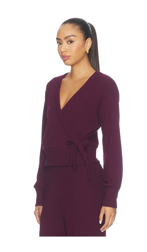 Rest Day Waffle Wrap Pullover in Burgundy. - size XS (also in S, M, L) - Beyond Yoga - Modalova