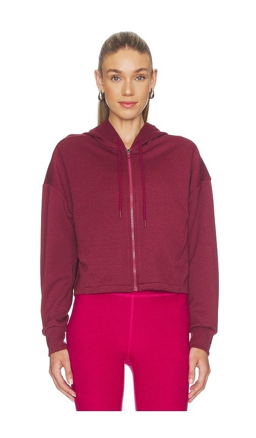 Scuba Cropped Jacket in Burgundy. - size L (also in M, S, XS) - Beyond Yoga - Modalova
