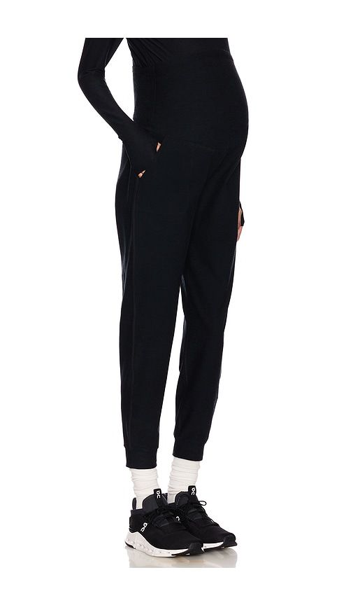 Spacedye Beyond The Bump Maternity Midi Jogger in Black. - size L (also in S, XL, XS) - Beyond Yoga - Modalova