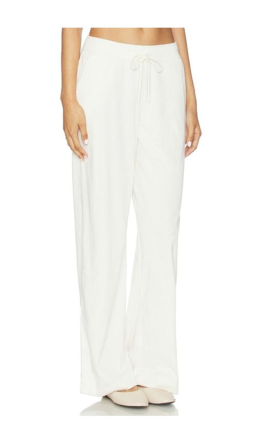 Breathe Easy Corduroy Wide Leg Pant in Cream. - size L (also in S, XS) - Beyond Yoga - Modalova