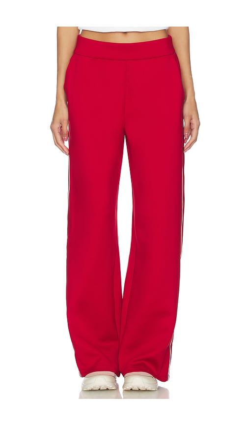 Piped Wide Leg Pant in Red. - size S (also in XL) - Beyond Yoga - Modalova